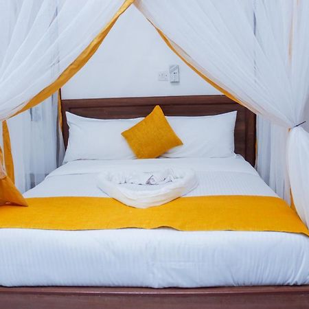 Diani Palm Resort เดียนีบีช ภายนอก รูปภาพ