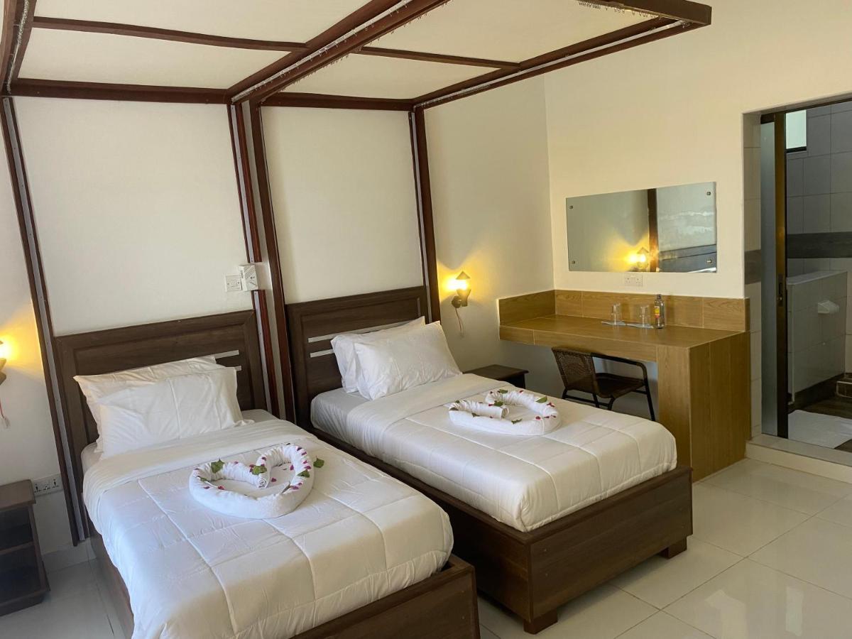 Diani Palm Resort เดียนีบีช ภายนอก รูปภาพ