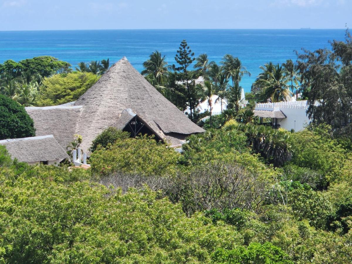 Diani Palm Resort เดียนีบีช ภายนอก รูปภาพ