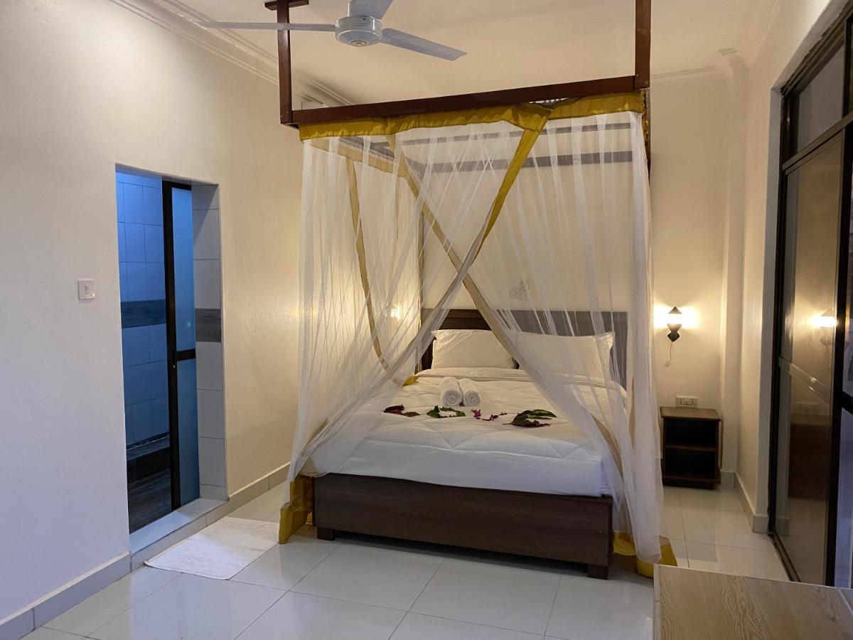 Diani Palm Resort เดียนีบีช ภายนอก รูปภาพ