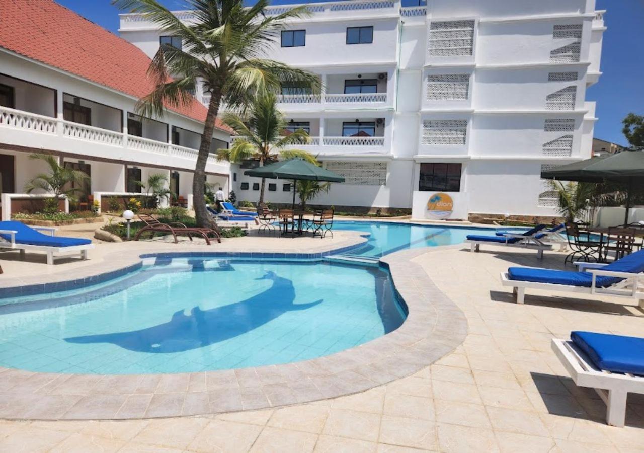 Diani Palm Resort เดียนีบีช ภายนอก รูปภาพ