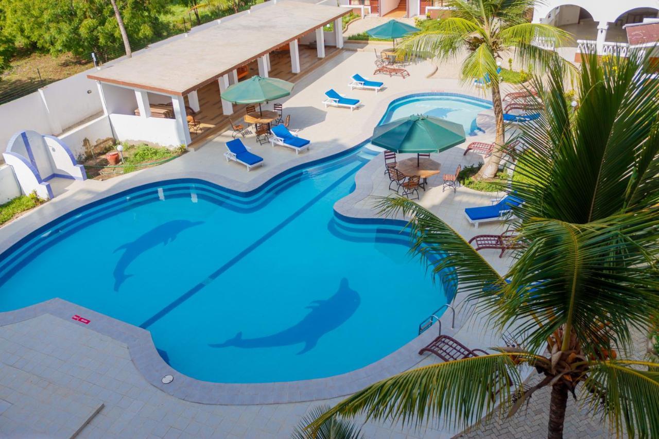 Diani Palm Resort เดียนีบีช ภายนอก รูปภาพ