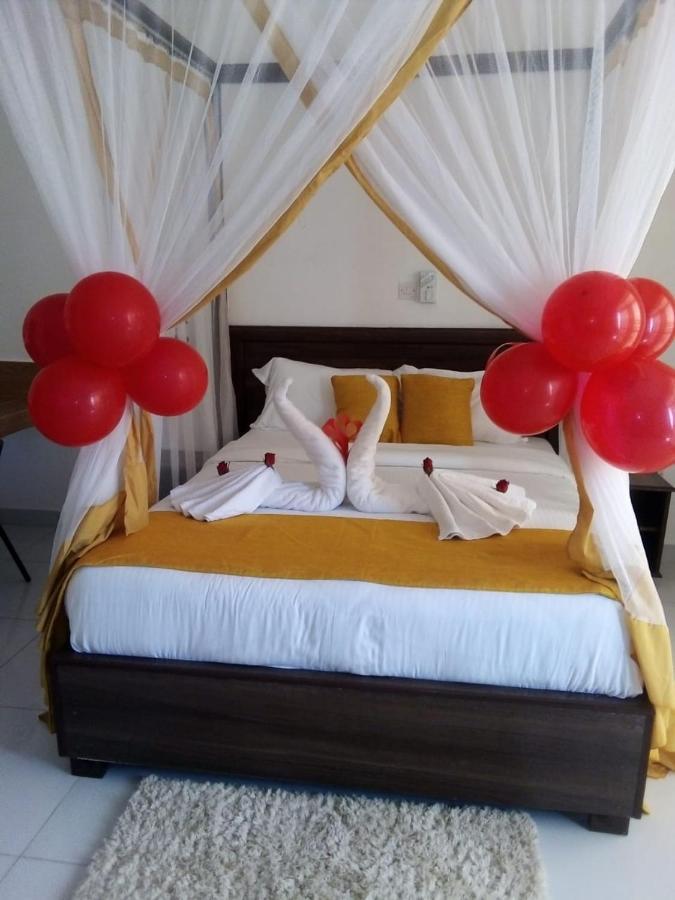 Diani Palm Resort เดียนีบีช ภายนอก รูปภาพ