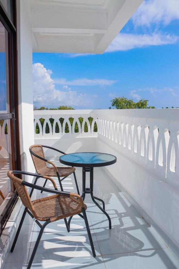 Diani Palm Resort เดียนีบีช ภายนอก รูปภาพ