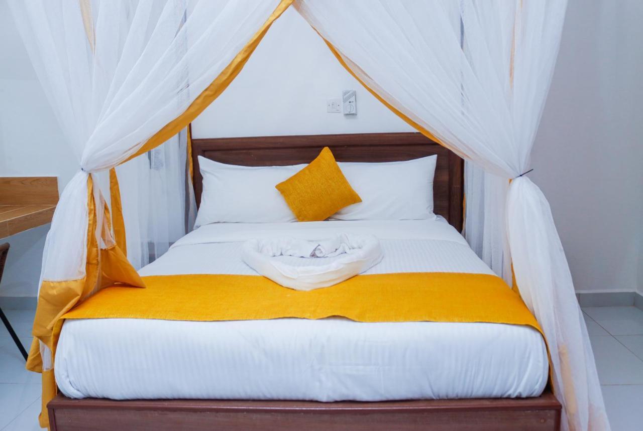 Diani Palm Resort เดียนีบีช ภายนอก รูปภาพ